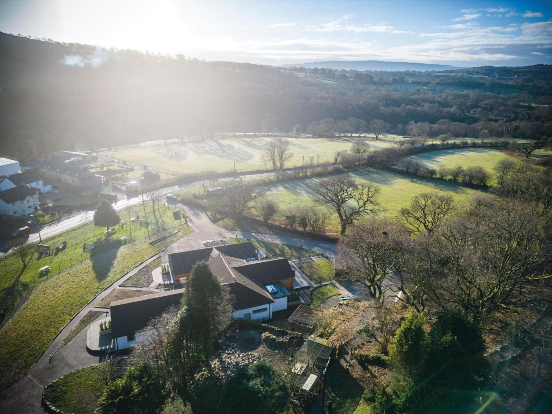 Suite 9 - Sleeping Giant Hotel - Pen Y Cae Inn Brecon Eksteriør billede
